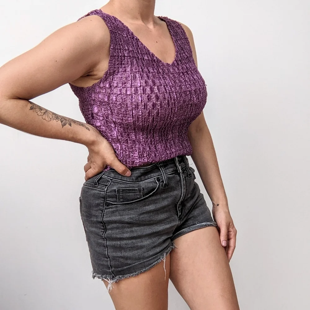 🖤 Textured Popcorn Tank Top - Picture 2 of 8